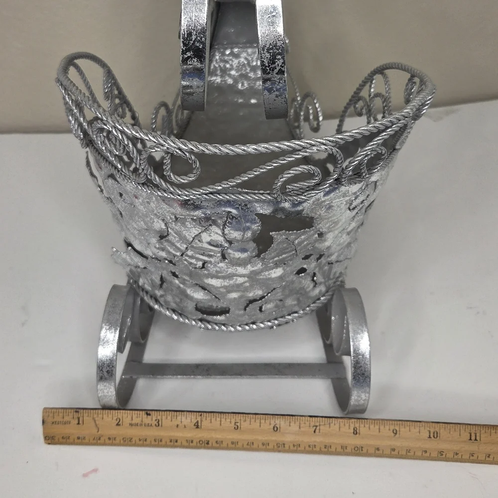 Silver Metal Reindeer Sleigh Christmas Holiday Decor‎ Centerpiece Vase Basket